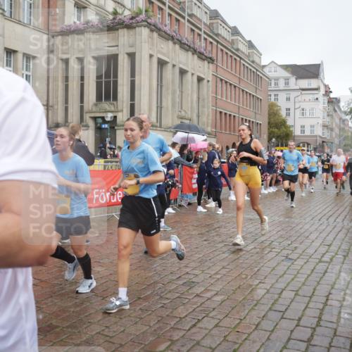 13.09.2026 - Kiel Lauf Yannick Fuchs http://msf.ph/oto/10412767 13.09.2026 10:44:15 Ziel 702, 939, 1242, 1379, 1439, 1839, 2729, 2826, 2873, 3186, 3469, 3573, 3918, 5183, 5711, 5740, 5859, 6059, 6611, 7114, 7250, 7291, 7534, 7872, 7900, 9056, 9082, 9229, 9286, 9401, 9979, 10205, 10405, 10406, 11019, 11195, 11205, 11262, 11277, 11431, 11538, 11784, 11940, 12152, 12382, 12384, 12386, 12440, 12839, 56, 149, 202, 305, 318, 371, 1029, 1118, 1215, 1956, 1977, 2316, 2653, 2861, 2971, 3258, 3292, 3308, 3734, 3806, 4422, 4669, 4728, 4746, 5059, 5419, 6368, 7351, 1275 meine-sportfotos.de