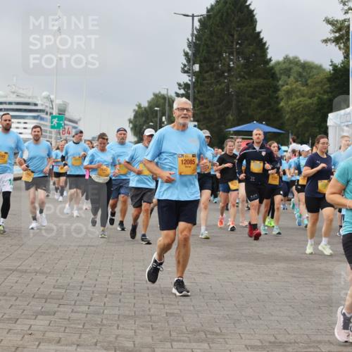 13.09.2026 - Kiel Lauf Andreas Tolksdorf http://msf.ph/oto/10412780 13.09.2026 10:03:19 Kiellinie 5593, 4, 12085, 5154, 21, 2675 meine-sportfotos.de