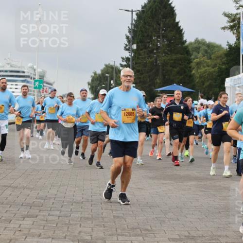 13.09.2026 - Kiel Lauf Andreas Tolksdorf http://msf.ph/oto/10412782 13.09.2026 10:03:19 Kiellinie 5593, 4, 38, 12085, 21, 5154, 39, 2675 meine-sportfotos.de