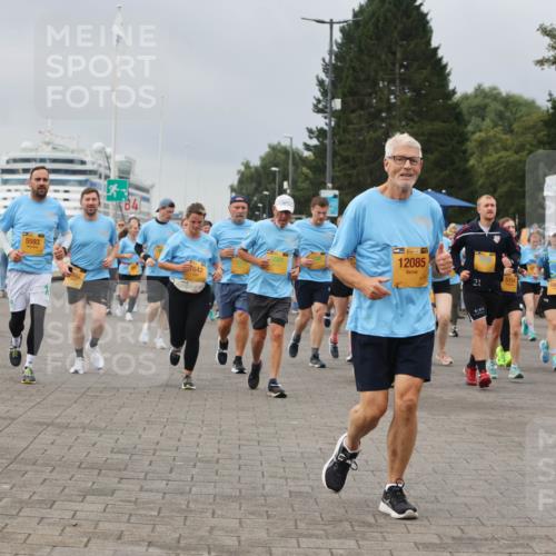 13.09.2026 - Kiel Lauf Andreas Tolksdorf http://msf.ph/oto/10412793 13.09.2026 10:03:20 Kiellinie 5593, 84, 7642, 38, 12085, 21, 5154, 6887 meine-sportfotos.de