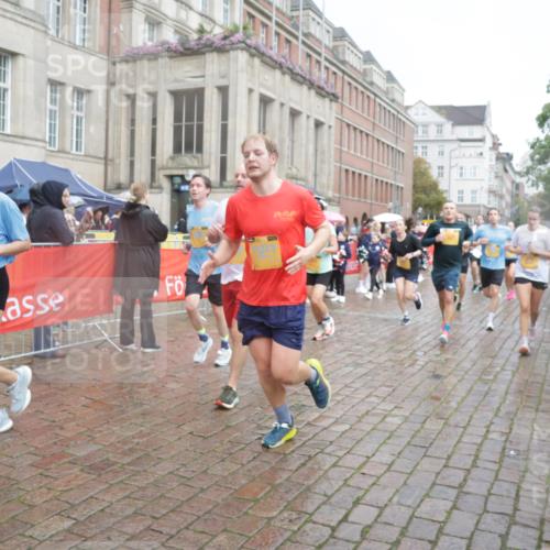13.09.2026 - Kiel Lauf Yannick Fuchs http://msf.ph/oto/10412837 13.09.2026 10:44:19 Ziel 702, 1275, 1335, 1377, 1379, 1439, 1839, 2289, 2545, 2729, 2826, 3009, 3186, 3469, 3918, 5183, 5697, 5711, 5740, 5778, 5859, 6059, 6229, 6611, 6959, 7114, 7250, 7291, 7504, 7534, 7872, 7900, 9082, 9229, 9286, 9401, 9596, 10205, 10405, 10406, 11019, 11195, 11205, 11262, 11352, 11538, 11716, 11784, 11940, 12152, 12839, 56, 202, 305, 318, 371, 939, 1029, 1118, 1215, 1242, 1956, 1977, 2316, 2653, 2861, 2873, 2971, 3258, 3292, 3308, 3573, 3734, 3806, 4422, 4669, 4728, 4746 meine-sportfotos.de