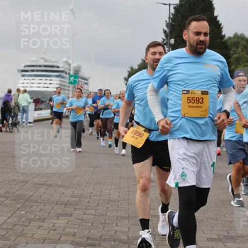 13.09.2026 - Kiel Lauf Andreas Tolksdorf http://msf.ph/oto/10412853 13.09.2026 10:03:23 Kiellinie 38, 1890, 38, 5593, 39, 7642 meine-sportfotos.de