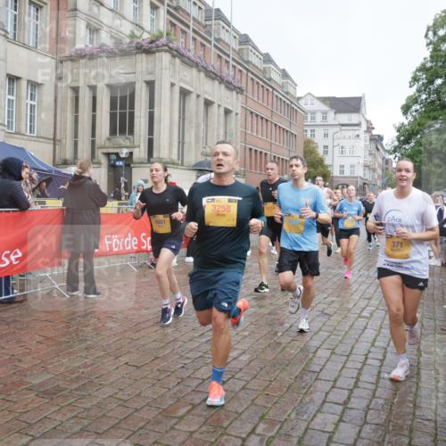 13.09.2026 - Kiel Lauf Yannick Fuchs http://msf.ph/oto/10412857 13.09.2026 10:44:21 Ziel 702, 1275, 1335, 1377, 1379, 1439, 1839, 2289, 2545, 2729, 2826, 3009, 3186, 3469, 3918, 5183, 5294, 5599, 5697, 5740, 5778, 5859, 6059, 6229, 6611, 6959, 7250, 7291, 7504, 7534, 7900, 9082, 9229, 9286, 9401, 9596, 10205, 10405, 10406, 11019, 11195, 11205, 11352, 11538, 11716, 11851, 11940, 12152, 12839, 12842, 56, 202, 305, 318, 371, 939, 1029, 1118, 1215, 1242, 1956, 1977, 2316, 2653, 2729, 2861, 2873, 2971, 3258, 3292, 3308, 3573, 3734, 3806, 3918, 4422, 4728, 4746, 688 meine-sportfotos.de