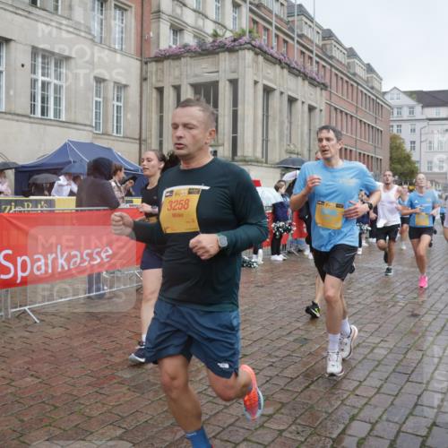 13.09.2026 - Kiel Lauf Yannick Fuchs http://msf.ph/oto/10412867 13.09.2026 10:44:21 Ziel 702, 1275, 1335, 1377, 1379, 1439, 1839, 2289, 2545, 2729, 2826, 3009, 3186, 3469, 3918, 5183, 5294, 5599, 5697, 5740, 5778, 5859, 6059, 6229, 6611, 6959, 7250, 7291, 7504, 7534, 7900, 9082, 9229, 9286, 9401, 9596, 10205, 10405, 10406, 11019, 11195, 11205, 11352, 11538, 11716, 11851, 11940, 12152, 12839, 12842, 56, 202, 305, 318, 371, 939, 1029, 1118, 1215, 1242, 1956, 1977, 2316, 2653, 2729, 2861, 2873, 2971, 3258, 3292, 3308, 3573, 3734, 3806, 3918, 4422, 4728, 4746, 688 meine-sportfotos.de