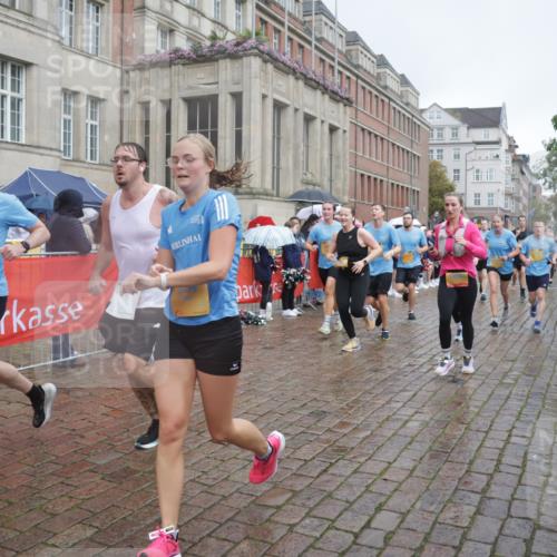 13.09.2026 - Kiel Lauf Yannick Fuchs http://msf.ph/oto/10412887 13.09.2026 10:44:23 Ziel 702, 1275, 1335, 1377, 1379, 1439, 1839, 2289, 2545, 2826, 3009, 3186, 3469, 3980, 5183, 5294, 5599, 5697, 5740, 5778, 5859, 6229, 6611, 6959, 7250, 7291, 7468, 7504, 8536, 8701, 9286, 9401, 9596, 10205, 10406, 11019, 11165, 11195, 11347, 11352, 11538, 11716, 11851, 11940, 12589, 12839, 12842, 56, 202, 305, 318, 939, 1118, 1215, 1242, 1956, 1977, 2316, 2653, 2729, 2861, 2873, 3308, 3573, 3734, 3806, 3918, 4422, 4728, 4746, 6059, 7534, 688 meine-sportfotos.de