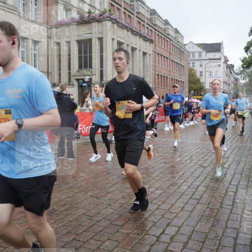 13.09.2026 - Kiel Lauf Yannick Fuchs http://msf.ph/oto/10412943 13.09.2026 10:44:27 Ziel 501, 1275, 1335, 1377, 1439, 2289, 2545, 2826, 2837, 3009, 3469, 3980, 4243, 5183, 5294, 5599, 5697, 5699, 5740, 5778, 6229, 6611, 6711, 6959, 7250, 7291, 7468, 7504, 7677, 7763, 8536, 8701, 9286, 9401, 9596, 10205, 11165, 11347, 11352, 11538, 11716, 11851, 11938, 11940, 12425, 12589, 12839, 12842, 56, 202, 305, 318, 702, 939, 1118, 1215, 1242, 1379, 1839, 1956, 1977, 2729, 2861, 2873, 3186, 3573, 3806, 3918, 4422, 4728, 4746, 5183, 5859, 6059, 7534, 688 meine-sportfotos.de