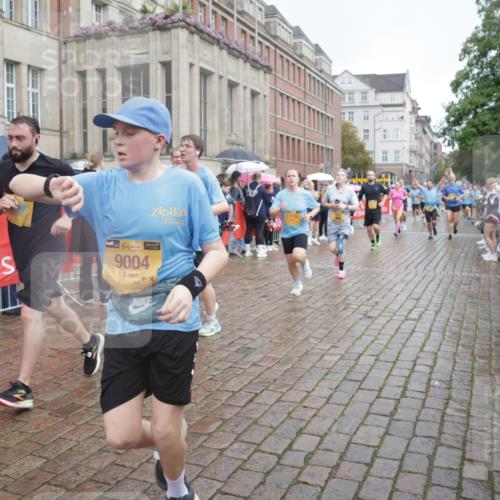 13.09.2026 - Kiel Lauf Yannick Fuchs http://msf.ph/oto/10413025 13.09.2026 10:44:33 Ziel 501, 1275, 1335, 1377, 2289, 2545, 2659, 2837, 2920, 3009, 3980, 4243, 4432, 5294, 5567, 5599, 5699, 6194, 6637, 6711, 6959, 7468, 7677, 7763, 8536, 8701, 9596, 11165, 11347, 11427, 11716, 11851, 11938, 12425, 12589, 12842, 202, 318, 702, 939, 1118, 1242, 1275, 1377, 1379, 1439, 1839, 1956, 2289, 2545, 2729, 2826, 2873, 3186, 3469, 3573, 3806, 3918, 4422, 5183, 5697, 5740, 5778, 5859, 6059, 6229, 6611, 7250, 7291, 7504, 7534, 688, 1323, 2952, 3591 meine-sportfotos.de