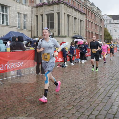 13.09.2026 - Kiel Lauf Yannick Fuchs http://msf.ph/oto/10413048 13.09.2026 10:44:35 Ziel 501, 688, 2659, 2837, 2920, 3980, 4033, 4243, 4432, 5294, 5420, 5567, 5599, 5699, 6194, 6580, 6637, 6711, 7468, 7677, 7701, 7763, 7910, 8536, 8701, 11165, 11347, 11427, 11851, 11938, 12425, 12569, 12589, 12842, 202, 318, 702, 939, 1118, 1242, 1275, 1335, 1377, 1379, 1439, 1839, 1956, 2289, 2545, 2729, 2826, 2873, 3009, 3186, 3469, 3573, 3918, 4422, 5183, 5294, 5599, 5697, 5740, 5778, 5859, 6059, 6229, 6611, 6959, 7250, 7291, 7504, 7534, 1323, 2952, 3591 meine-sportfotos.de
