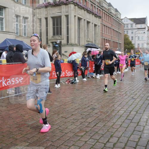 13.09.2026 - Kiel Lauf Yannick Fuchs http://msf.ph/oto/10413053 13.09.2026 10:44:35 Ziel 501, 688, 2659, 2837, 2920, 3980, 4033, 4243, 4432, 5294, 5420, 5567, 5599, 5699, 6194, 6580, 6637, 6711, 7468, 7677, 7701, 7763, 7910, 8536, 8701, 11165, 11347, 11427, 11851, 11938, 12425, 12569, 12589, 12842, 202, 318, 702, 939, 1118, 1242, 1275, 1335, 1377, 1379, 1439, 1839, 1956, 2289, 2545, 2729, 2826, 2873, 3009, 3186, 3469, 3573, 3918, 4422, 5183, 5294, 5599, 5697, 5740, 5778, 5859, 6059, 6229, 6611, 6959, 7250, 7291, 7504, 7534, 1323, 2952, 3591 meine-sportfotos.de