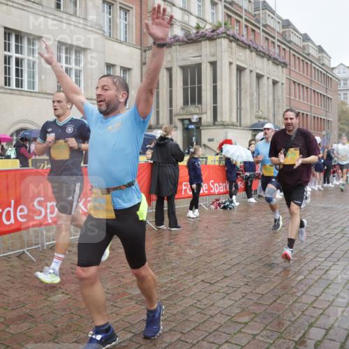13.09.2026 - Kiel Lauf Yannick Fuchs http://msf.ph/oto/10413083 13.09.2026 10:44:39 Ziel 501, 688, 1751, 1753, 2488, 2659, 2837, 2920, 3134, 3152, 3282, 4033, 4243, 4432, 4532, 5420, 5567, 5699, 6194, 6580, 6637, 6711, 7122, 7279, 7677, 7701, 7763, 7910, 8445, 10082, 11427, 11714, 11938, 12105, 12425, 12569, 501, 702, 939, 1242, 1275, 1335, 1377, 1379, 1439, 1839, 2289, 2545, 2729, 2826, 2873, 3009, 3186, 3469, 3573, 3918, 3980, 5183, 5294, 5599, 5697, 5740, 5778, 5859, 6059, 6229, 6611, 6959, 7250, 7291, 7468, 7504, 7534, 1323, 2952, 3591 meine-sportfotos.de