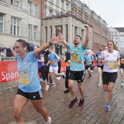 13.09.2026 - Kiel Lauf Yannick Fuchs http://msf.ph/oto/10413162 13.09.2026 10:44:44 Ziel 688, 1357, 1751, 1753, 2189, 2488, 3134, 3152, 3282, 4033, 4432, 4532, 4829, 5420, 5567, 6194, 6580, 6637, 6731, 7122, 7279, 7701, 7910, 8445, 8669, 9326, 10082, 11427, 11714, 11731, 12105, 12569, 12620, 501, 702, 1275, 1335, 1377, 1379, 1439, 1839, 2289, 2545, 2659, 2729, 2826, 2837, 2920, 3009, 3186, 3469, 3918, 3980, 4243, 5183, 5294, 5599, 5697, 5699, 5740, 5778, 5859, 6059, 6229, 6611, 6711, 6959, 7250, 7291, 7468, 7504, 7534, 7677, 1323, 2952, 3591 meine-sportfotos.de