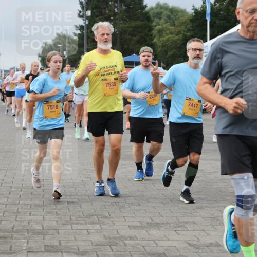 13.09.2026 - Kiel Lauf Andreas Tolksdorf http://msf.ph/oto/10413304 13.09.2026 10:04:01 Kiellinie 38, 7518, 7535, 2264, 38, 7417, 7997 meine-sportfotos.de