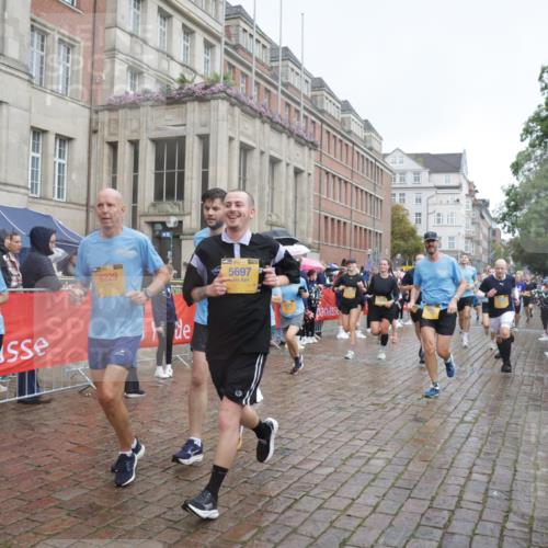 13.09.2026 - Kiel Lauf Yannick Fuchs http://msf.ph/oto/10413344 13.09.2026 10:44:55 Ziel 427, 451, 1181, 1323, 1357, 2189, 2952, 3591, 4829, 6731, 7327, 8198, 8669, 8941, 9326, 9917, 10388, 10572, 11731, 12240, 12543, 12620, 501, 688, 1275, 1335, 1357, 1377, 1751, 1753, 2289, 2488, 2545, 2659, 2837, 2920, 3009, 3134, 3152, 3282, 3469, 3980, 4033, 4243, 4432, 4532, 5294, 5420, 5567, 5599, 5697, 5699, 5778, 6194, 6229, 6580, 6637, 6711, 6959, 7122, 7279, 7468, 7504, 7677, 7701, 7910, 8445, 10082, 1482, 1590, 2391, 4588, 5220, 5361 meine-sportfotos.de