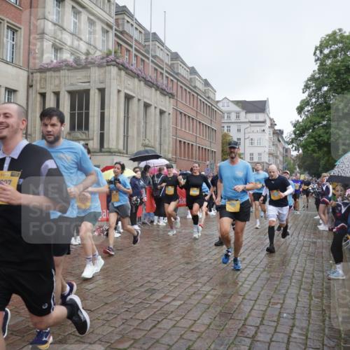 13.09.2026 - Kiel Lauf Yannick Fuchs http://msf.ph/oto/10413348 13.09.2026 10:44:56 Ziel 427, 451, 1181, 1323, 2189, 2952, 3591, 4829, 6298, 6731, 7327, 8198, 8669, 8941, 9326, 9917, 10388, 10572, 11731, 12240, 12543, 12620, 501, 688, 1275, 1335, 1357, 1377, 1751, 1753, 2289, 2488, 2545, 2659, 2837, 2920, 3009, 3134, 3152, 3282, 3980, 4033, 4243, 4432, 4532, 5294, 5420, 5567, 5599, 5697, 5699, 5778, 6194, 6229, 6580, 6637, 6711, 6959, 7122, 7279, 7468, 7504, 7677, 7701, 7910, 8445, 8669, 10082, 1482, 1590, 2391, 3285, 3796, 4588, 5220, 5361 meine-sportfotos.de