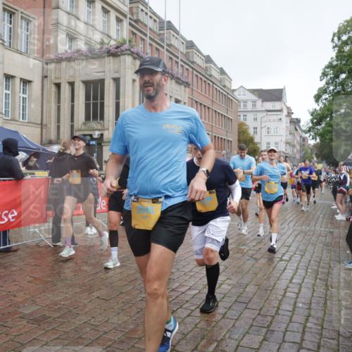 13.09.2026 - Kiel Lauf Yannick Fuchs http://msf.ph/oto/10413366 13.09.2026 10:44:57 Ziel 427, 451, 1181, 1323, 1606, 2189, 2952, 3591, 3753, 4829, 6298, 6731, 7327, 7765, 8198, 8941, 9326, 9917, 10388, 10572, 11473, 11731, 12240, 12543, 12620, 501, 688, 1275, 1335, 1357, 1377, 1751, 1753, 2189, 2289, 2488, 2545, 2659, 2837, 2920, 3009, 3134, 3152, 3282, 3980, 4033, 4243, 4432, 4532, 5294, 5420, 5567, 5599, 5697, 5699, 5778, 6194, 6229, 6580, 6637, 6711, 6959, 7122, 7279, 7468, 7677, 7701, 7910, 8445, 8669, 10082, 1482, 1590, 2391, 3285, 3796, 4588, 5220, 5361 meine-sportfotos.de