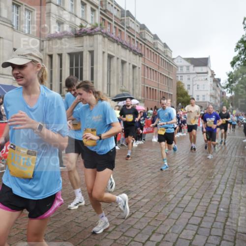 13.09.2026 - Kiel Lauf Yannick Fuchs http://msf.ph/oto/10413396 13.09.2026 10:44:59 Ziel 427, 451, 1181, 1323, 1606, 2952, 3591, 3753, 3872, 6298, 6731, 7327, 7765, 8198, 8941, 9326, 9702, 9703, 9917, 10388, 10572, 11473, 11731, 12240, 12543, 12670, 501, 688, 1335, 1357, 1751, 1753, 2189, 2488, 2659, 2837, 2920, 3009, 3134, 3152, 3282, 3980, 4033, 4243, 4432, 4532, 4829, 5294, 5420, 5567, 5599, 5699, 6194, 6580, 6637, 6711, 6731, 6959, 7122, 7279, 7468, 7677, 7701, 7910, 8445, 8669, 9326, 10082, 1482, 1590, 2391, 3285, 3796, 4588, 5220, 5361 meine-sportfotos.de