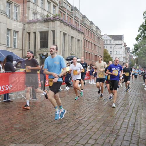 13.09.2026 - Kiel Lauf Yannick Fuchs http://msf.ph/oto/10413407 13.09.2026 10:45:00 Ziel 427, 451, 1181, 1323, 1606, 2952, 3591, 3753, 3872, 4044, 6298, 7327, 7765, 8198, 8941, 9702, 9703, 9917, 10388, 10572, 11473, 12240, 12543, 12670, 501, 688, 1357, 1751, 1753, 2189, 2488, 2659, 2837, 2920, 3134, 3152, 3282, 3980, 4033, 4243, 4432, 4532, 4829, 5294, 5420, 5567, 5599, 5699, 6194, 6580, 6637, 6711, 6731, 7122, 7279, 7468, 7677, 7701, 7910, 8445, 8669, 9326, 10082, 1482, 1590, 2391, 3285, 3796, 4588, 5220, 5361 meine-sportfotos.de