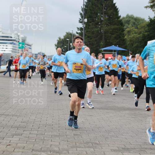 13.09.2026 - Kiel Lauf Andreas Tolksdorf http://msf.ph/oto/10413434 13.09.2026 10:04:09 Kiellinie 84, 38, 4699, 405, 11554 meine-sportfotos.de