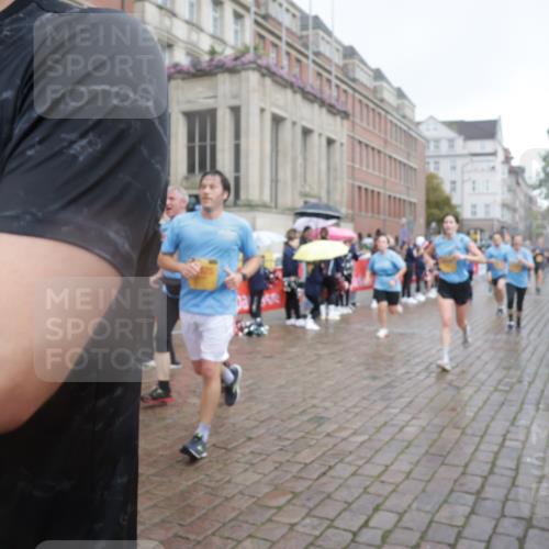 13.09.2026 - Kiel Lauf Yannick Fuchs http://msf.ph/oto/10413449 13.09.2026 10:45:04 Ziel 451, 478, 1181, 1606, 1878, 2410, 3753, 3872, 4044, 4681, 6298, 7327, 7765, 8198, 8744, 8941, 9702, 9703, 9917, 10388, 10526, 10666, 10986, 11473, 12670, 427, 501, 688, 1323, 1357, 1751, 1753, 2189, 2488, 2659, 2837, 2920, 2952, 3134, 3152, 3282, 3591, 4033, 4243, 4432, 4532, 4829, 5420, 5567, 5699, 6194, 6580, 6637, 6711, 6731, 7122, 7279, 7327, 7677, 7701, 7910, 8445, 8669, 9326, 10082, 10572, 1482, 1590, 2391, 3285, 3796, 4588, 5220, 5361 meine-sportfotos.de