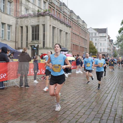 13.09.2026 - Kiel Lauf Yannick Fuchs http://msf.ph/oto/10413468 13.09.2026 10:45:05 Ziel 451, 478, 979, 1181, 1606, 1703, 1878, 2410, 3753, 3872, 4044, 4681, 5296, 5764, 6298, 7765, 8198, 8744, 8941, 9702, 9703, 9917, 10388, 10526, 10666, 10986, 11473, 12670, 427, 451, 688, 1323, 1357, 1751, 1753, 2189, 2488, 2659, 2837, 2920, 2952, 3134, 3152, 3282, 3591, 4033, 4243, 4432, 4532, 4829, 5420, 5567, 5699, 6194, 6580, 6637, 6711, 6731, 7122, 7279, 7327, 7677, 7701, 7910, 8445, 8669, 9326, 10082, 10572, 1482, 1590, 2391, 3285, 3796, 4588, 5220, 5361 meine-sportfotos.de