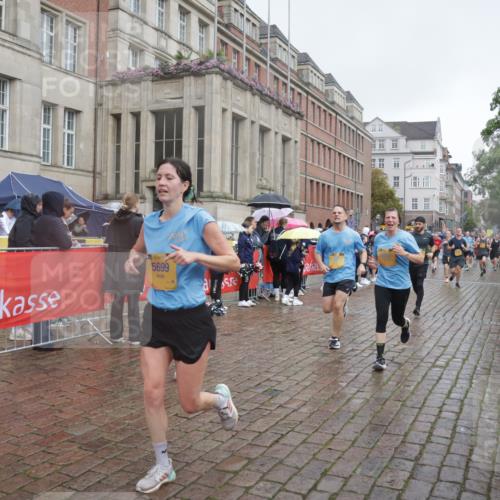 13.09.2026 - Kiel Lauf Yannick Fuchs http://msf.ph/oto/10413475 13.09.2026 10:45:05 Ziel 451, 478, 979, 1181, 1606, 1703, 1878, 2410, 3753, 3872, 4044, 4681, 5296, 5764, 6298, 7765, 8198, 8744, 8941, 9702, 9703, 9917, 10388, 10526, 10666, 10986, 11473, 12670, 427, 451, 688, 1323, 1357, 1751, 1753, 2189, 2488, 2659, 2837, 2920, 2952, 3134, 3152, 3282, 3591, 4033, 4243, 4432, 4532, 4829, 5420, 5567, 5699, 6194, 6580, 6637, 6711, 6731, 7122, 7279, 7327, 7677, 7701, 7910, 8445, 8669, 9326, 10082, 10572, 1482, 1590, 2391, 3285, 3796, 4588, 5220, 5361 meine-sportfotos.de
