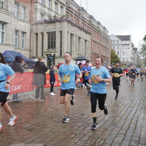 13.09.2026 - Kiel Lauf Yannick Fuchs http://msf.ph/oto/10413483 13.09.2026 10:45:06 Ziel 478, 979, 1181, 1606, 1703, 1878, 2410, 3753, 3872, 4044, 4681, 5220, 5296, 5763, 5764, 6298, 7765, 8198, 8744, 8941, 9702, 9703, 9917, 10388, 10526, 10666, 10915, 10986, 11473, 12670, 427, 451, 688, 1323, 1357, 1751, 1753, 2189, 2488, 2659, 2837, 2920, 2952, 3134, 3152, 3282, 3591, 4033, 4243, 4432, 4532, 4829, 5420, 5567, 5699, 6194, 6580, 6637, 6711, 6731, 7122, 7279, 7327, 7701, 7910, 8198, 8445, 8669, 9326, 10082, 10572, 1482, 1590, 2391, 3285, 3796, 4588, 5361 meine-sportfotos.de