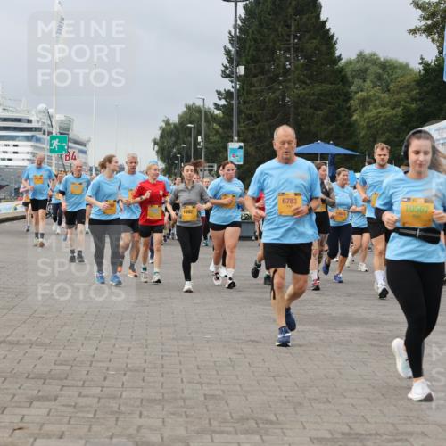 13.09.2026 - Kiel Lauf Andreas Tolksdorf http://msf.ph/oto/10413486 13.09.2026 10:04:13 Kiellinie 84, 12821, 6783, 10567, 539, 5552, 10841 meine-sportfotos.de