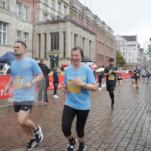 13.09.2026 - Kiel Lauf Yannick Fuchs http://msf.ph/oto/10413495 13.09.2026 10:45:06 Ziel 478, 979, 1181, 1606, 1703, 1878, 2410, 3753, 3872, 4044, 4681, 5220, 5296, 5763, 5764, 6298, 7765, 8198, 8744, 8941, 9702, 9703, 9917, 10388, 10526, 10666, 10915, 10986, 11473, 12670, 427, 451, 688, 1323, 1357, 1751, 1753, 2189, 2488, 2659, 2837, 2920, 2952, 3134, 3152, 3282, 3591, 4033, 4243, 4432, 4532, 4829, 5420, 5567, 5699, 6194, 6580, 6637, 6711, 6731, 7122, 7279, 7327, 7701, 7910, 8198, 8445, 8669, 9326, 10082, 10572, 1482, 1590, 2391, 3285, 3796, 4588, 5361 meine-sportfotos.de