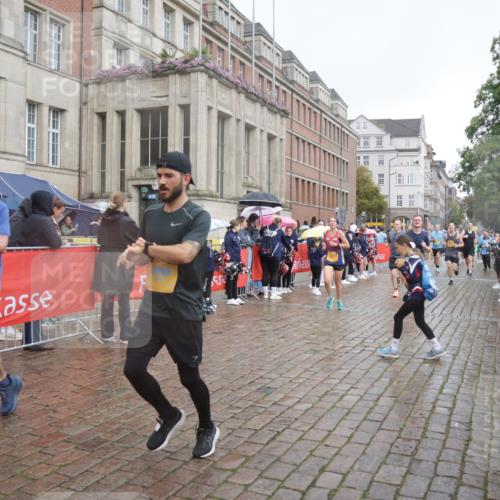13.09.2026 - Kiel Lauf Yannick Fuchs http://msf.ph/oto/10413506 13.09.2026 10:45:07 Ziel 478, 979, 1181, 1606, 1703, 1878, 2410, 3753, 3872, 4044, 4681, 5220, 5296, 5763, 5764, 6298, 7631, 7765, 8744, 8941, 9702, 9703, 9917, 10388, 10526, 10666, 10915, 10986, 11473, 12670, 427, 451, 688, 1181, 1323, 1357, 1751, 1753, 2189, 2488, 2659, 2837, 2920, 2952, 3134, 3152, 3282, 3591, 4033, 4243, 4432, 4532, 4829, 5420, 5567, 6194, 6580, 6637, 6711, 6731, 7122, 7279, 7327, 7701, 7910, 8198, 8445, 8669, 9326, 10082, 10388, 10572, 1482, 1590, 2391, 3285, 3796, 4588, 5361 meine-sportfotos.de