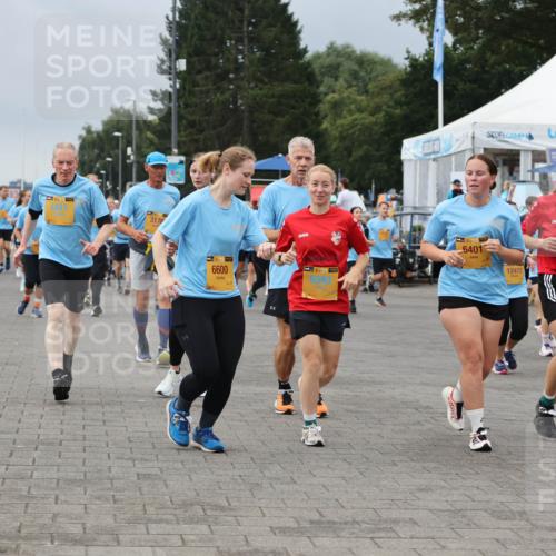 13.09.2026 - Kiel Lauf Andreas Tolksdorf http://msf.ph/oto/10413527 13.09.2026 10:04:17 Kiellinie 13, 1811, 6600, 6393, 6401, 12472, 10679, 10 meine-sportfotos.de
