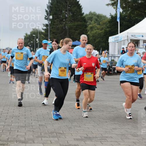 13.09.2026 - Kiel Lauf Andreas Tolksdorf http://msf.ph/oto/10413528 13.09.2026 10:04:17 Kiellinie 13, 3176, 10702, 10679, 401, 6600, 6393 meine-sportfotos.de