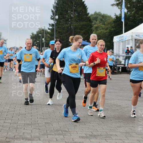 13.09.2026 - Kiel Lauf Andreas Tolksdorf http://msf.ph/oto/10413532 13.09.2026 10:04:17 Kiellinie 10702, 1811, 38, 6600, 6393, 2472, 11, 39, 10679 meine-sportfotos.de