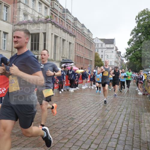13.09.2026 - Kiel Lauf Yannick Fuchs http://msf.ph/oto/10413537 13.09.2026 10:45:10 Ziel 478, 979, 1482, 1590, 1606, 1703, 1878, 2391, 2410, 3753, 3872, 4044, 4588, 4681, 5220, 5296, 5361, 5600, 5763, 5764, 6298, 7631, 7765, 8457, 8744, 9702, 9703, 9917, 9956, 10526, 10666, 10915, 10986, 11473, 12670, 427, 451, 688, 1181, 1323, 1357, 1751, 1753, 2189, 2488, 2952, 3134, 3152, 3282, 3591, 4033, 4432, 4532, 4829, 5420, 5567, 6194, 6580, 6637, 6731, 7122, 7279, 7327, 7701, 7910, 8198, 8445, 8669, 8941, 9326, 9917, 10082, 10388, 10572, 461, 3285, 3796 meine-sportfotos.de