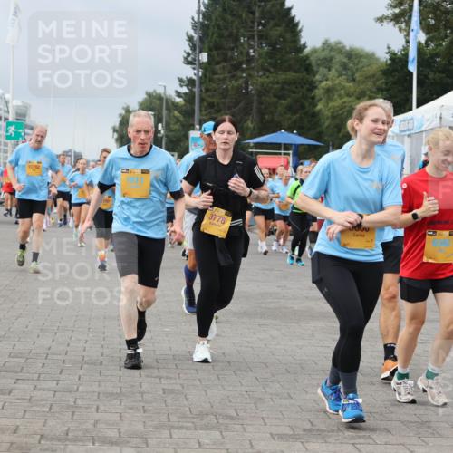 13.09.2026 - Kiel Lauf Andreas Tolksdorf http://msf.ph/oto/10413538 13.09.2026 10:04:18 Kiellinie 10702, 38, 1811, 391, 3778, 3000, 38, 6393 meine-sportfotos.de