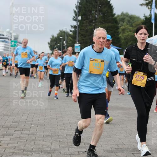 13.09.2026 - Kiel Lauf Andreas Tolksdorf http://msf.ph/oto/10413559 13.09.2026 10:04:19 Kiellinie 10702, 48, 1811, 38, 3778 meine-sportfotos.de