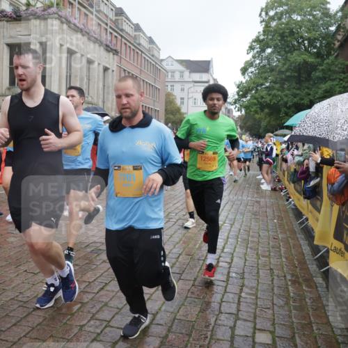 13.09.2026 - Kiel Lauf Yannick Fuchs http://msf.ph/oto/10413573 13.09.2026 10:45:13 Ziel 478, 979, 1482, 1575, 1590, 1703, 1878, 2391, 2410, 3285, 3796, 3872, 4044, 4588, 4681, 5220, 5296, 5361, 5600, 5763, 5764, 6799, 7631, 8457, 8744, 9378, 9702, 9703, 9956, 10183, 10526, 10666, 10915, 10986, 11541, 12670, 427, 451, 688, 1181, 1323, 1357, 1606, 1751, 1753, 2189, 2488, 2952, 3134, 3152, 3282, 3591, 3753, 4033, 4532, 4829, 5420, 5567, 6298, 6580, 6731, 7122, 7279, 7327, 7701, 7765, 7910, 8198, 8445, 8669, 8941, 9326, 9702, 9917, 10082, 10388, 10572, 461, 1682 meine-sportfotos.de