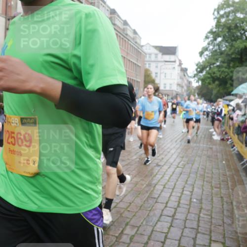 13.09.2026 - Kiel Lauf Yannick Fuchs http://msf.ph/oto/10413592 13.09.2026 10:45:14 Ziel 478, 979, 1482, 1575, 1590, 1703, 1878, 2391, 2410, 3285, 3796, 3872, 4044, 4588, 4681, 5220, 5296, 5361, 5600, 5763, 5764, 6799, 7631, 8457, 8744, 9378, 9845, 9956, 10183, 10526, 10666, 10915, 10948, 10986, 11541, 427, 451, 688, 1181, 1323, 1357, 1606, 1751, 1753, 2189, 2488, 2952, 3134, 3152, 3282, 3591, 3753, 3872, 4033, 4532, 4829, 5420, 6298, 6580, 6731, 7122, 7279, 7327, 7701, 7765, 7910, 8198, 8445, 8669, 8941, 9326, 9702, 9917, 10082, 10388, 10572, 461, 1682 meine-sportfotos.de