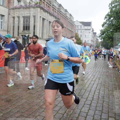 13.09.2026 - Kiel Lauf Yannick Fuchs http://msf.ph/oto/10413614 13.09.2026 10:45:17 Ziel 478, 979, 1482, 1575, 1590, 1703, 1878, 2391, 3263, 3264, 3285, 3628, 3796, 4168, 4588, 5220, 5296, 5361, 5365, 5600, 5763, 5764, 6799, 7620, 7631, 7795, 8457, 8744, 8788, 9378, 9845, 9956, 10183, 10666, 10915, 10948, 11541, 427, 451, 1181, 1323, 1357, 1606, 1753, 2189, 2410, 2488, 2952, 3134, 3152, 3282, 3591, 3753, 3872, 4044, 4681, 4829, 6298, 6731, 7122, 7279, 7327, 7765, 8198, 8445, 8669, 8941, 9326, 9702, 9917, 10082, 10388, 10572, 360, 461, 1682 meine-sportfotos.de
