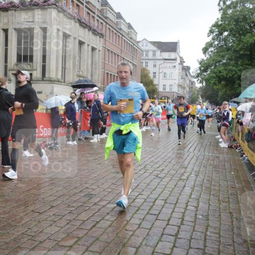 13.09.2026 - Kiel Lauf Yannick Fuchs http://msf.ph/oto/10413624 13.09.2026 10:45:18 Ziel 478, 979, 1482, 1575, 1590, 1703, 1878, 2391, 3263, 3264, 3285, 3628, 3796, 4168, 4588, 5220, 5296, 5361, 5365, 5600, 5763, 5764, 6799, 7620, 7631, 7795, 8457, 8744, 8788, 9378, 9845, 9956, 10183, 10915, 10948, 11541, 11951, 427, 451, 1181, 1323, 1357, 1606, 2189, 2410, 2488, 2952, 3152, 3591, 3753, 3872, 4044, 4681, 4829, 6298, 6731, 7122, 7279, 7327, 7765, 8198, 8669, 8941, 9326, 9702, 9917, 10388, 10572, 360, 461, 1682 meine-sportfotos.de