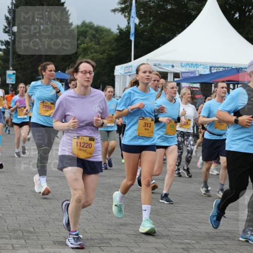 13.09.2026 - Kiel Lauf Andreas Tolksdorf http://msf.ph/oto/10413675 13.09.2026 10:04:26 Kiellinie 0750, 4525, 3833, 7899, 1, 38, 11220, 9242, 39, 313, 566, 4261, 2782, 20 meine-sportfotos.de