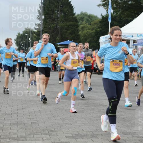 13.09.2026 - Kiel Lauf Andreas Tolksdorf http://msf.ph/oto/10413706 13.09.2026 10:04:27 Kiellinie 121, 1073, 4525, 3833, 10339, 38, 7899, 9242, 878 meine-sportfotos.de
