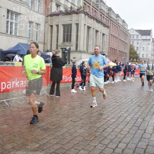 13.09.2026 - Kiel Lauf Yannick Fuchs http://msf.ph/oto/10413718 13.09.2026 10:45:28 Ziel 461, 1012, 1267, 1575, 1682, 1969, 2599, 2836, 3075, 3263, 3264, 3628, 3749, 4151, 4168, 4536, 4699, 4726, 5365, 5957, 6269, 6406, 6799, 7027, 7620, 7735, 7766, 7795, 8444, 8788, 9083, 9845, 9867, 9895, 10441, 10948, 11541, 11951, 12044, 12355, 12687, 427, 451, 478, 979, 1181, 1482, 1575, 1590, 1606, 1703, 1878, 2391, 2410, 3285, 3753, 3796, 3872, 4044, 4588, 4681, 5220, 5296, 5361, 5600, 5763, 5764, 6298, 6799, 7327, 7765, 8198, 8941, 9702, 9917, 10388, 10572, 360, 1015 meine-sportfotos.de
