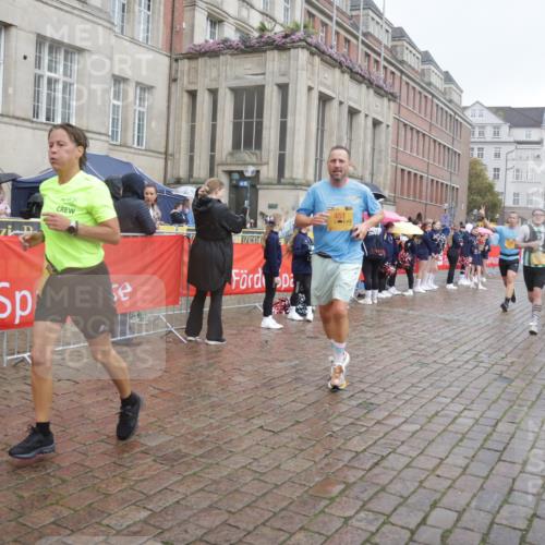 13.09.2026 - Kiel Lauf Yannick Fuchs http://msf.ph/oto/10413724 13.09.2026 10:45:28 Ziel 461, 1012, 1267, 1575, 1682, 1969, 2599, 2836, 3075, 3263, 3264, 3628, 3749, 4151, 4168, 4536, 4699, 4726, 5365, 5957, 6269, 6406, 6799, 7027, 7620, 7735, 7766, 7795, 8444, 8788, 9083, 9845, 9867, 9895, 10441, 10948, 11541, 11951, 12044, 12355, 12687, 427, 451, 478, 979, 1181, 1482, 1575, 1590, 1606, 1703, 1878, 2391, 2410, 3285, 3753, 3796, 3872, 4044, 4588, 4681, 5220, 5296, 5361, 5600, 5763, 5764, 6298, 6799, 7327, 7765, 8198, 8941, 9702, 9917, 10388, 10572, 360, 1015 meine-sportfotos.de