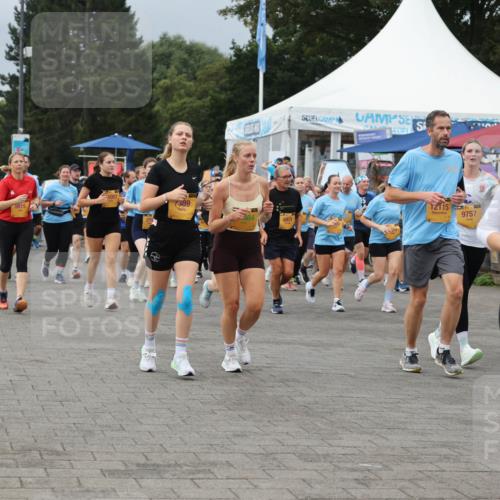 13.09.2026 - Kiel Lauf Andreas Tolksdorf http://msf.ph/oto/10413800 13.09.2026 10:04:38 Kiellinie 1389, 12115, 9815, 6931, 9757, 2451 meine-sportfotos.de