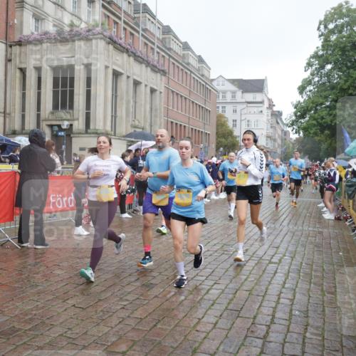 13.09.2026 - Kiel Lauf Yannick Fuchs http://msf.ph/oto/10413857 13.09.2026 10:45:37 Ziel 360, 461, 1015, 1065, 1180, 1484, 1682, 1752, 1969, 2599, 3075, 3182, 3347, 3749, 3807, 4151, 4536, 4586, 4699, 5072, 5278, 5957, 6269, 6406, 7027, 7735, 7766, 8282, 8442, 8444, 8731, 8762, 9083, 9429, 9727, 9867, 9895, 9914, 10149, 10441, 12044, 12687, 478, 979, 1012, 1267, 1482, 1575, 1590, 1606, 1703, 1878, 2391, 2410, 2836, 3263, 3264, 3285, 3628, 3753, 3796, 3872, 4044, 4168, 4536, 4588, 4681, 4726, 5220, 5296, 5361, 5365, 5600, 5763, 5764, 6799, 7765, 9702 meine-sportfotos.de