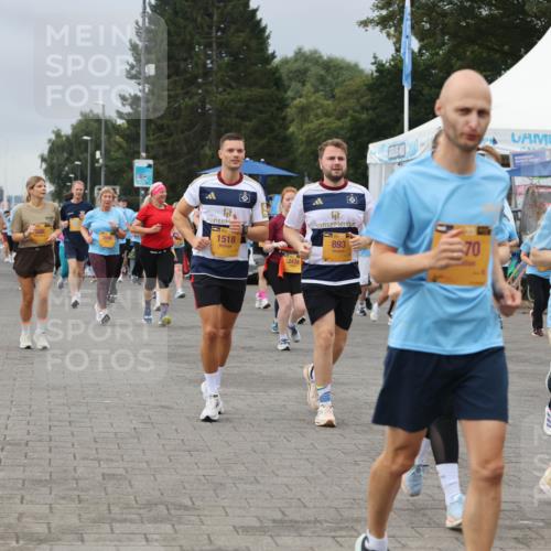 13.09.2026 - Kiel Lauf Andreas Tolksdorf http://msf.ph/oto/10413898 13.09.2026 10:04:46 Kiellinie 9916, 586, 1518, 893, 12438, 70, 39, 2298 meine-sportfotos.de