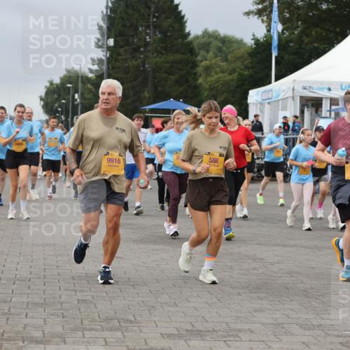 13.09.2026 - Kiel Lauf Andreas Tolksdorf http://msf.ph/oto/10413930 13.09.2026 10:04:49 Kiellinie 9306, 1605, 101, 39, 9916, 38, 586, 101, 1228, 5843 meine-sportfotos.de