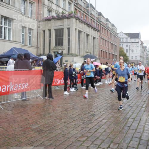 13.09.2026 - Kiel Lauf Yannick Fuchs http://msf.ph/oto/10413933 13.09.2026 10:45:42 Ziel 360, 1015, 1065, 1180, 1229, 1484, 1537, 1682, 1752, 2563, 3182, 3347, 3608, 3749, 3807, 4586, 5072, 5205, 5278, 6406, 7027, 7503, 7889, 8203, 8282, 8442, 8731, 8762, 8816, 9083, 9429, 9727, 9770, 9774, 9895, 9914, 10077, 10149, 10407, 11745, 461, 478, 979, 1012, 1267, 1482, 1575, 1590, 1703, 1878, 1969, 2391, 2599, 2836, 3075, 3263, 3264, 3285, 3628, 3796, 4151, 4168, 4536, 4588, 4699, 4726, 5220, 5296, 5361, 5365, 5600, 5763, 5764, 5957, 6269, 6799 meine-sportfotos.de