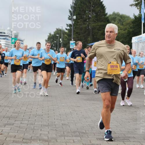 13.09.2026 - Kiel Lauf Andreas Tolksdorf http://msf.ph/oto/10413946 13.09.2026 10:04:50 Kiellinie 11087, 9306, 1605, 101, 101, 38, 9916, 38, 586, 74 meine-sportfotos.de
