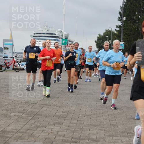 13.09.2026 - Kiel Lauf Andreas Tolksdorf http://msf.ph/oto/10414016 13.09.2026 10:04:54 Kiellinie 3325, 7157, 11087 meine-sportfotos.de